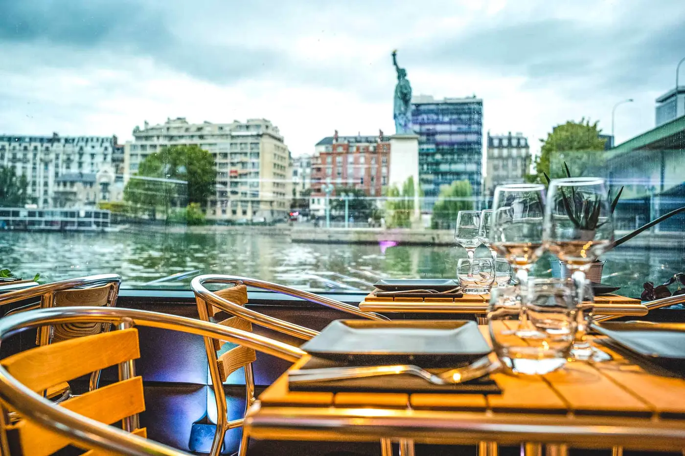 La Péniche de Dana, péniche, Aux portes de Paris, jusqu'à 85 personnes debout — photo 3